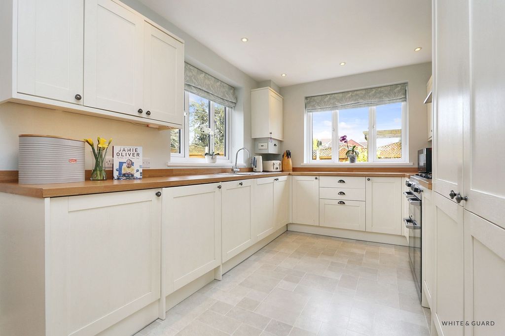 Property photo 2 of 16