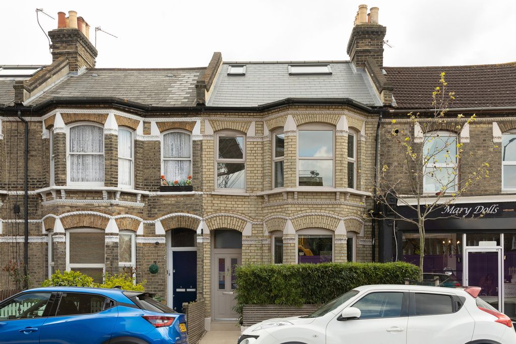 Property photo 2 of 33 159817 - Commercial-Way-High-Res-50-Crop.Jpg