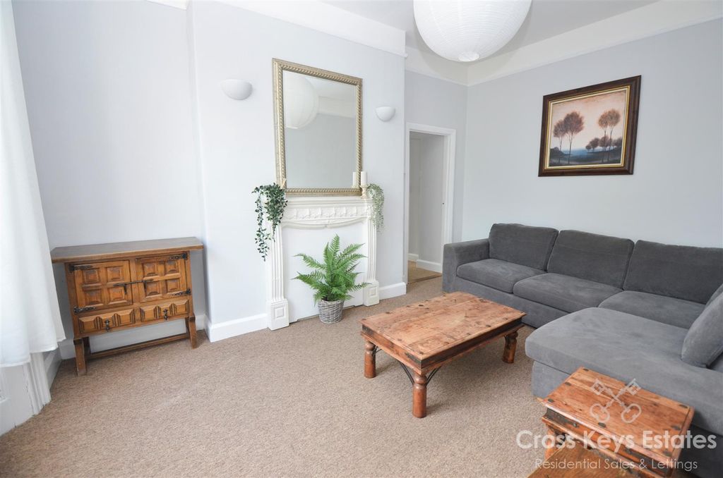 Property photo 3 of 14 Sitting Room
