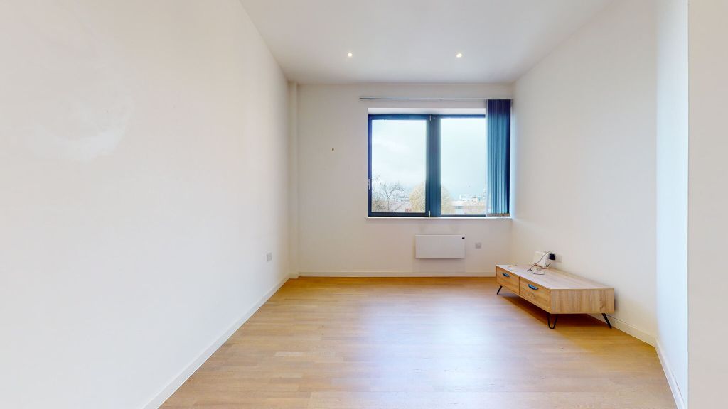 Property photo 1 of 11 Living Room