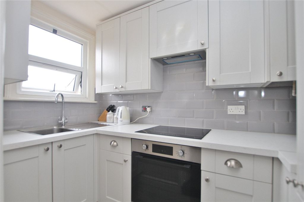 Property photo 2 of 7 Picture No. 15