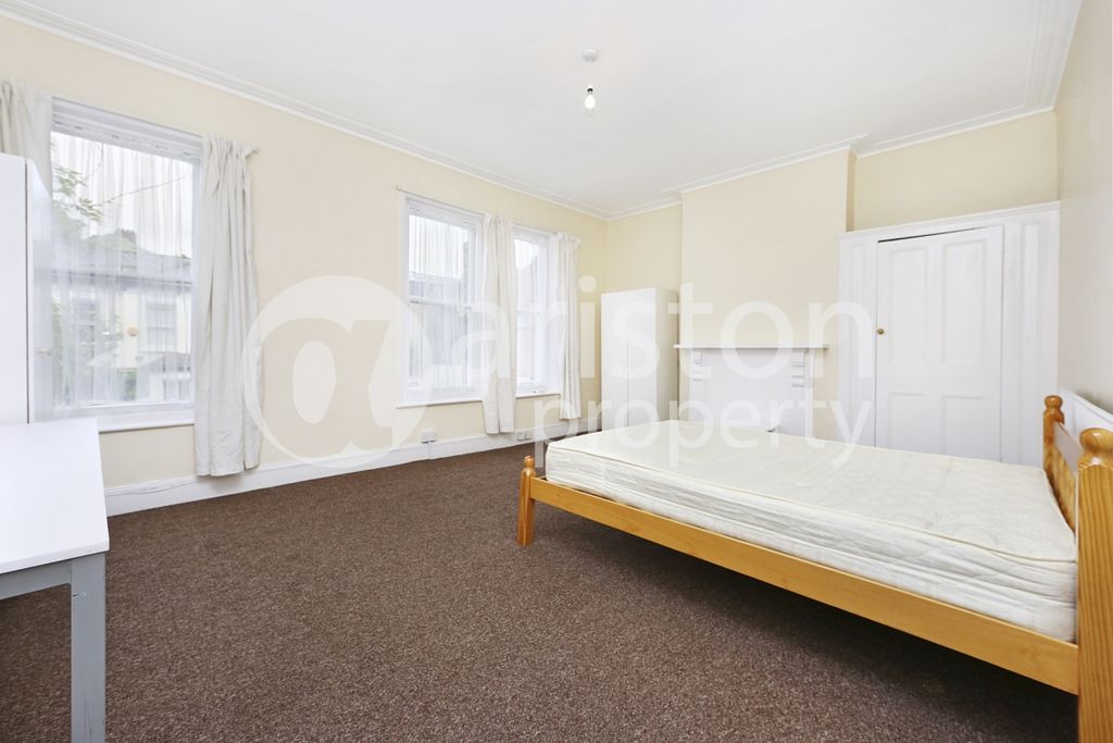 Property photo 1 of 3