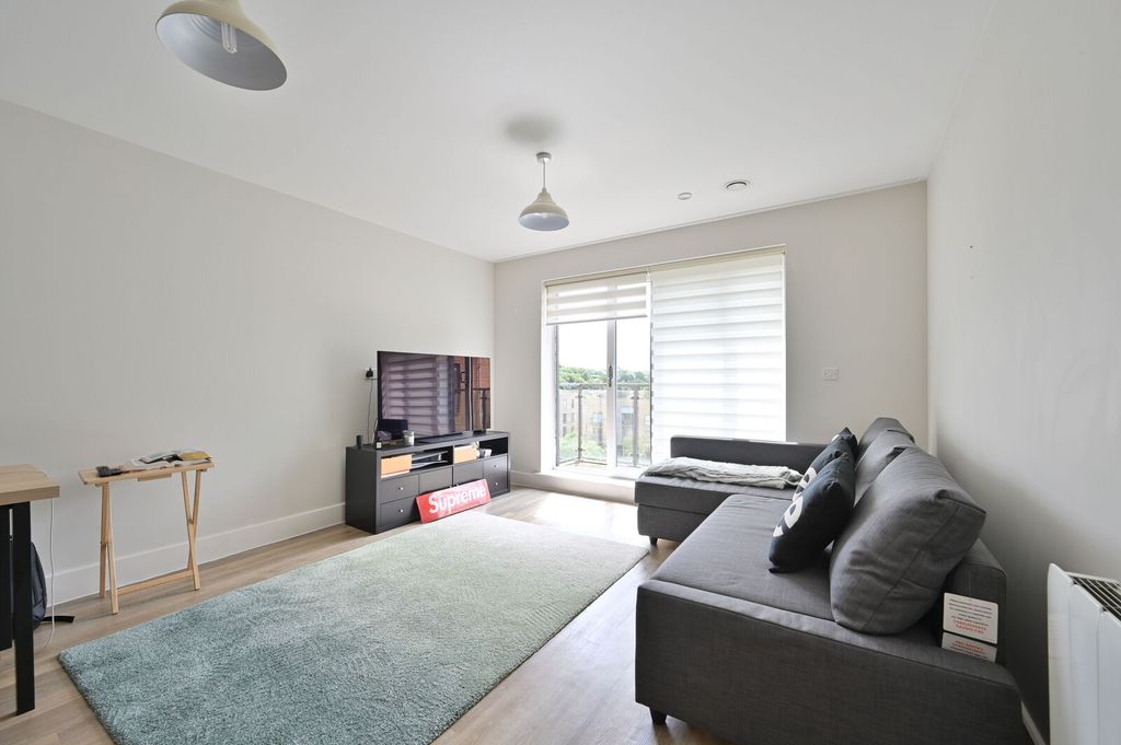 Property photo 2 of 11