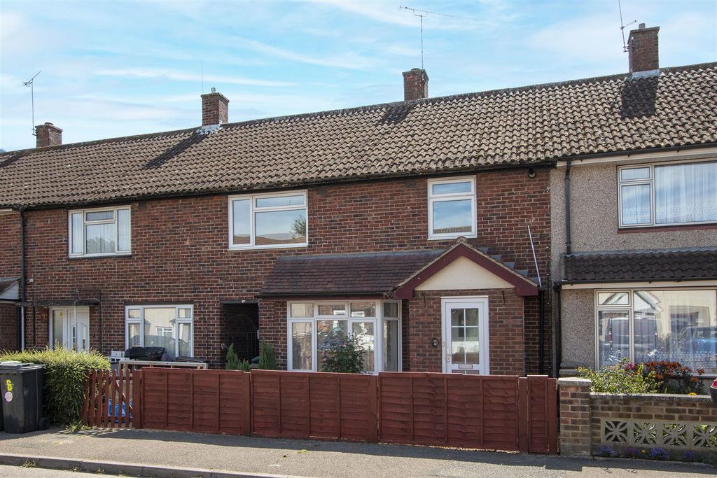 Property photo 1 of 13 Grimston Road Ss14 Externa