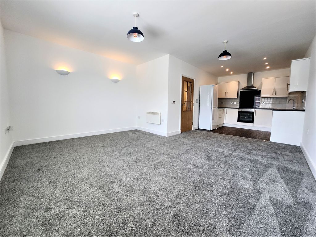 Property photo 3 of 13 Photo 04