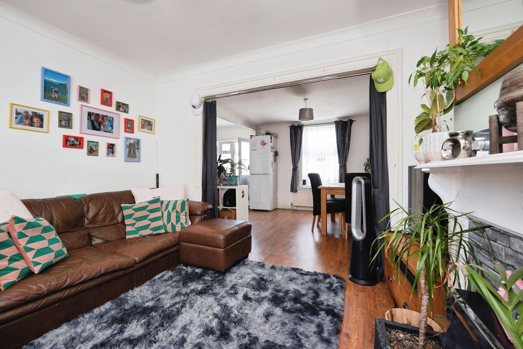 Property photo 2 of 13 Pbox-Img.Jpg