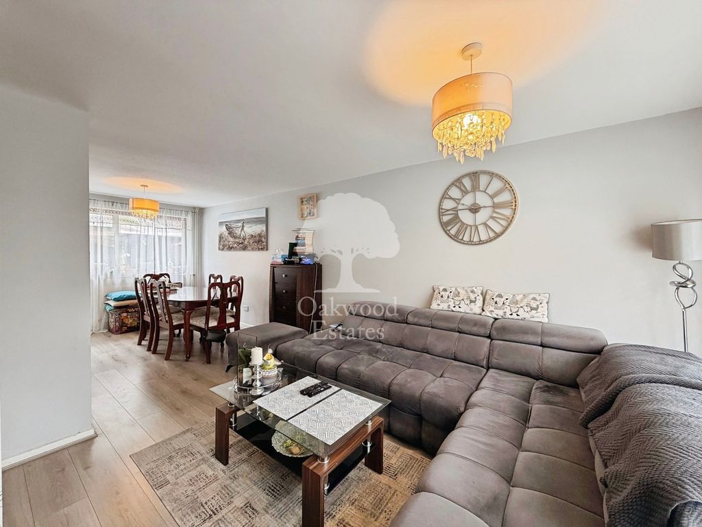 Property photo 2 of 13 Lounge/ Diner