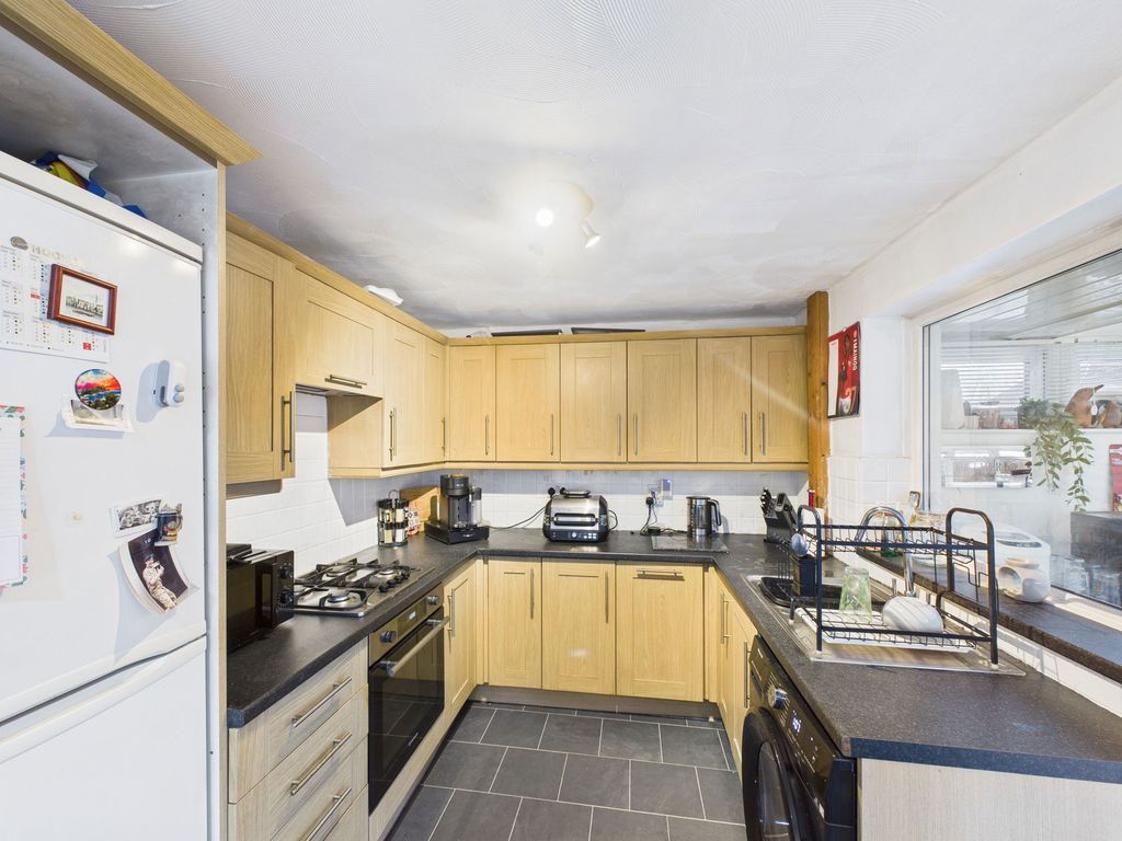 Property photo 3 of 32