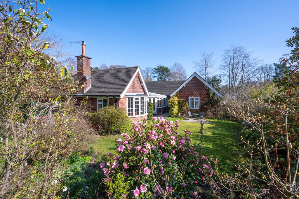 Property photo 2 of 18 Garden