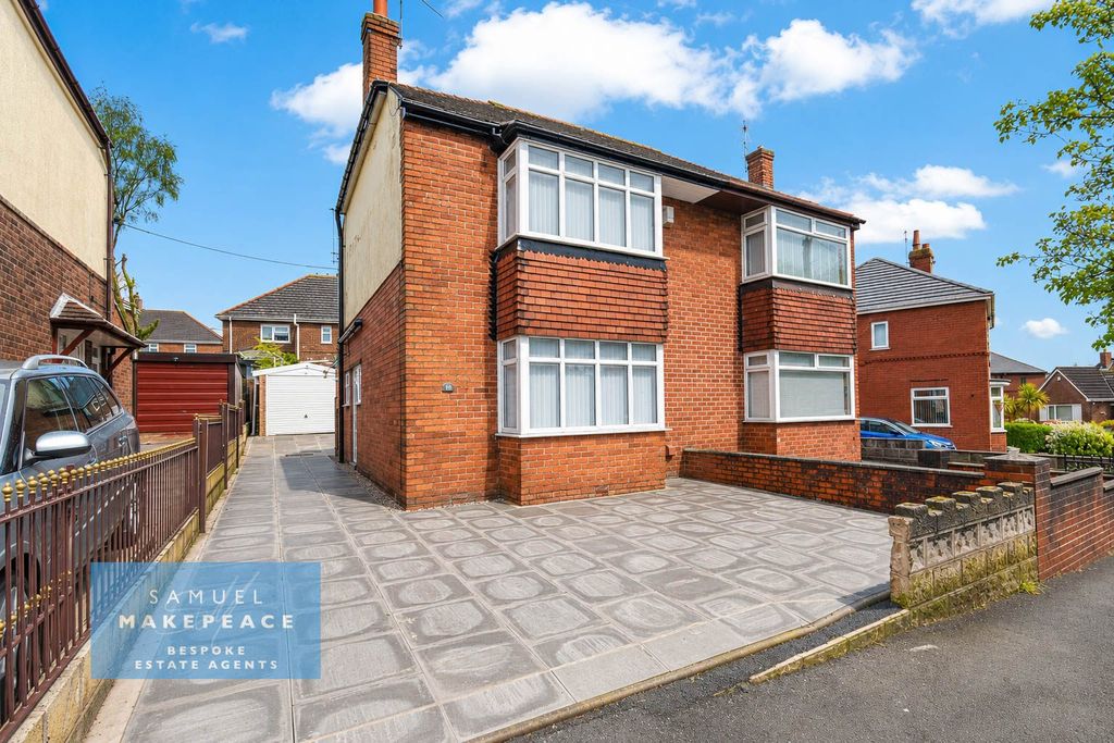 Property photo 1 of 13 Well-Presented Modern Two-Bedroom Semi-Detached Home