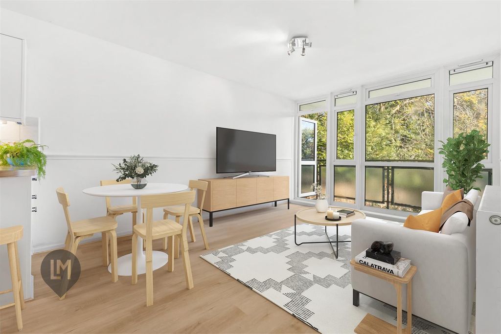 Property photo 1 of 6 Living/Dining/Kitchen