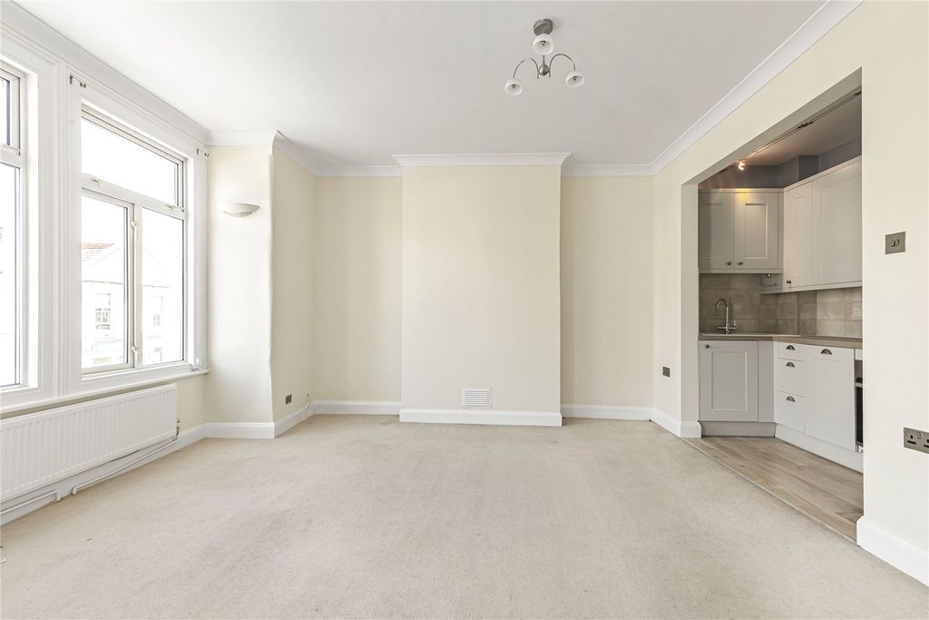 Property photo 2 of 17 Picture No. 37