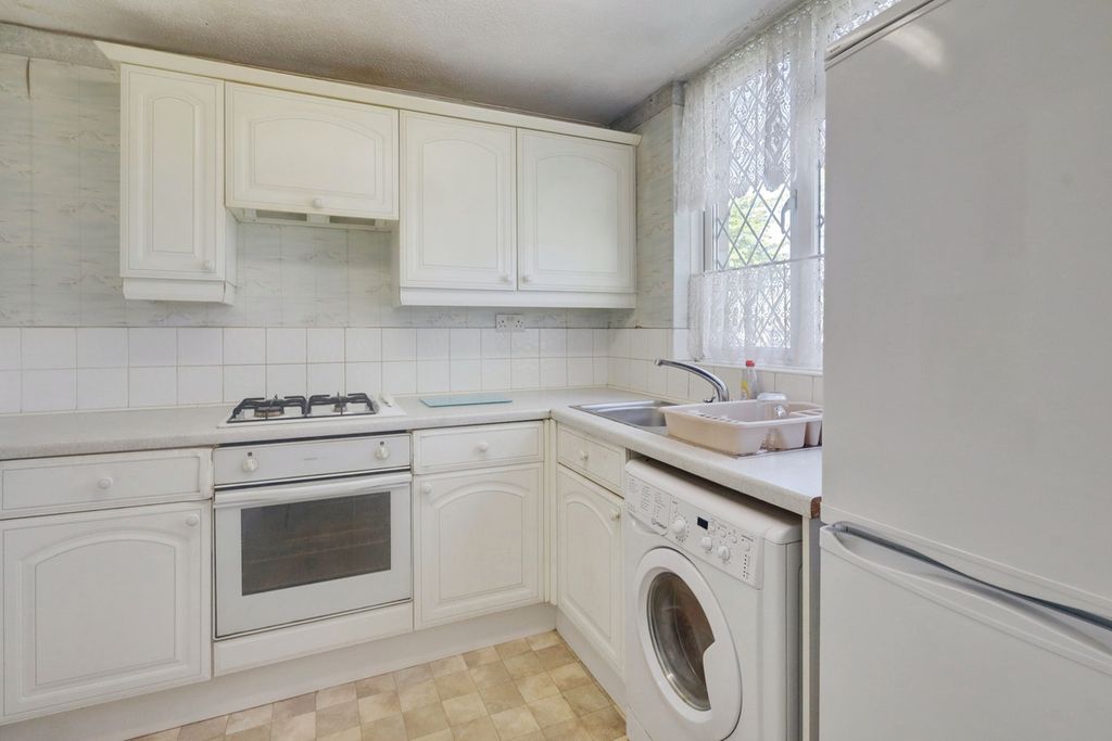 Property photo 3 of 23