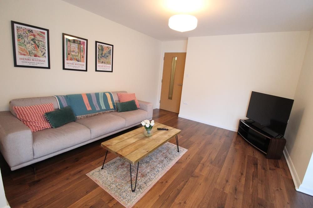 Property photo 3 of 14 Lounge Photograph 2
