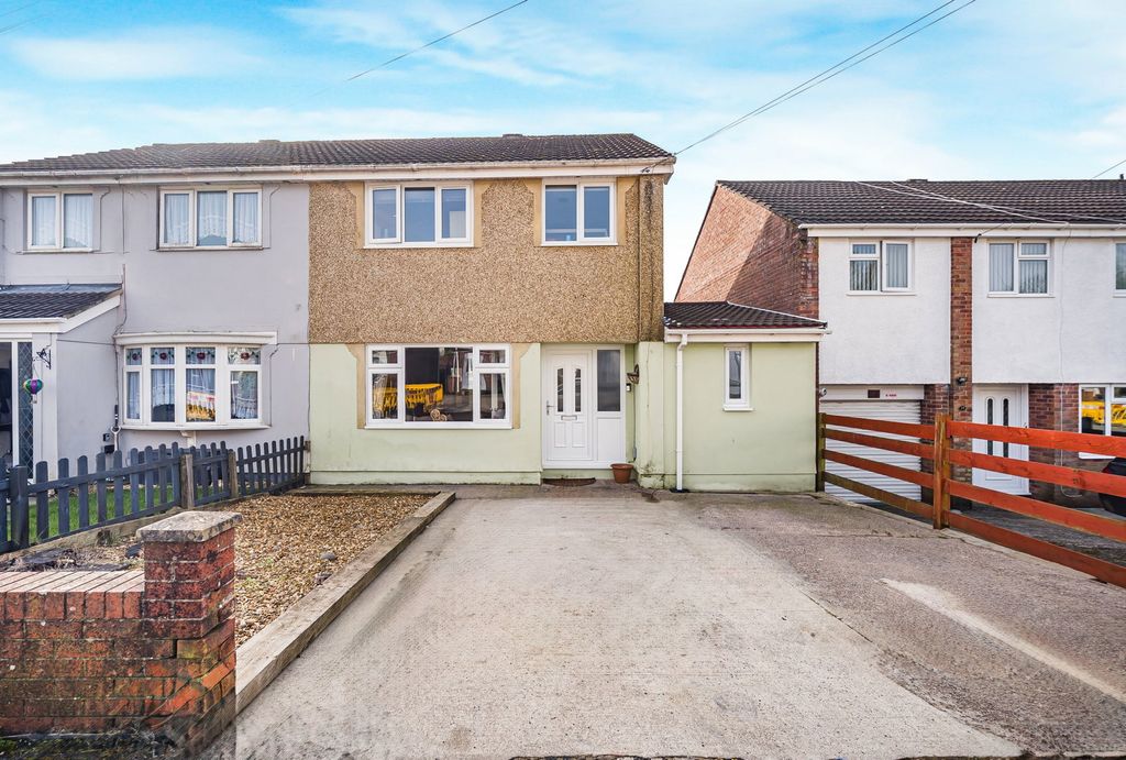 Property photo 2 of 39