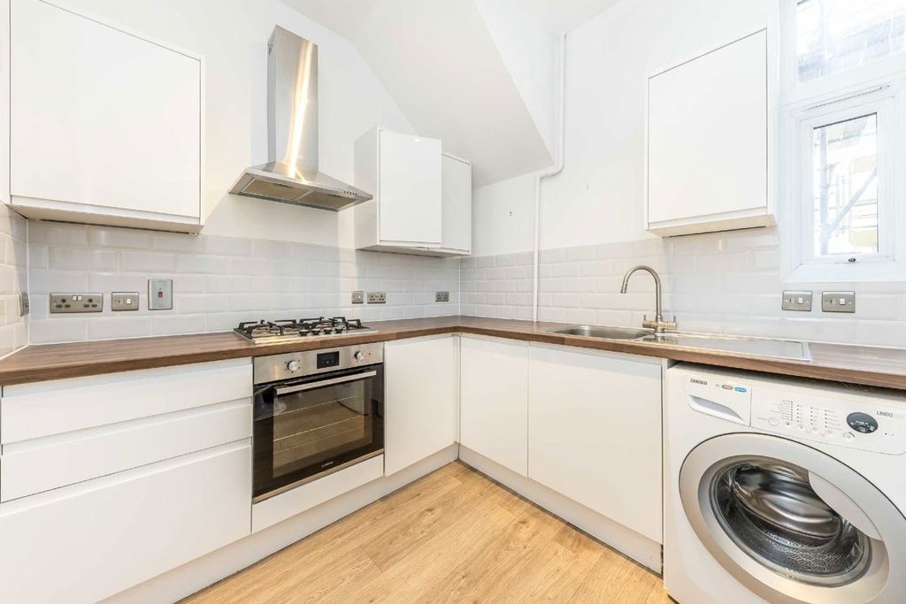 Property photo 3 of 8