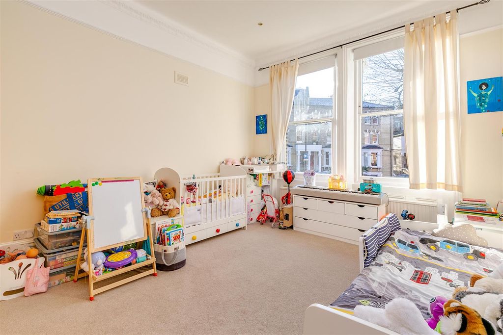 Property photo 3 of 12