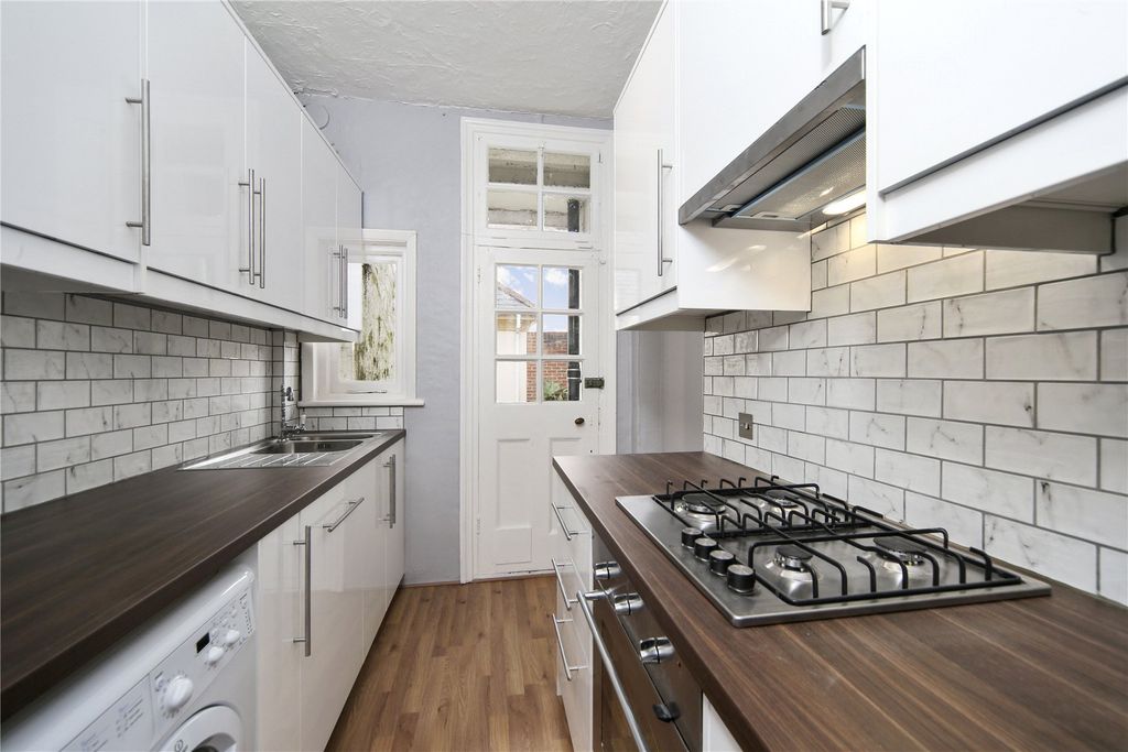 Property photo 1 of 9 Picture No. 08