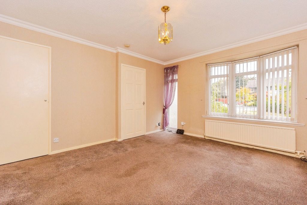 Property photo 2 of 17 Photo