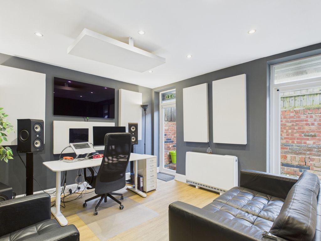 Property photo 3 of 11 Photo 7