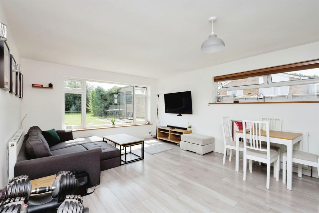 Property photo 3 of 19