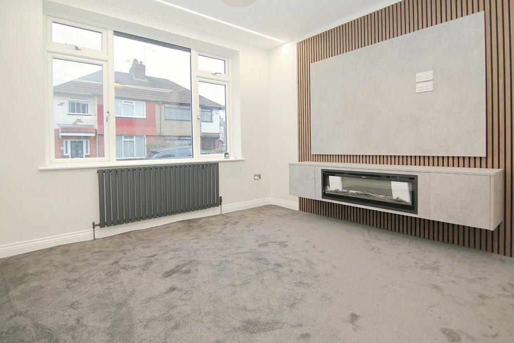 Property photo 3 of 22 Living Room