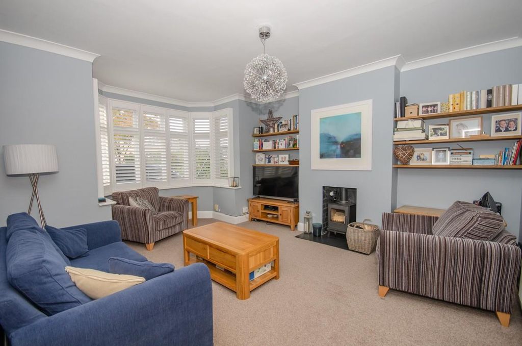 Property photo 2 of 38 Lounge.Jpg