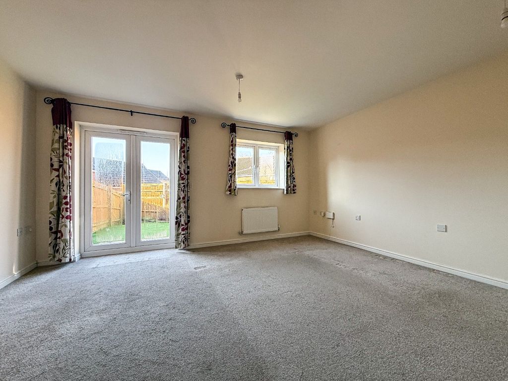 Property photo 2 of 15 3905333