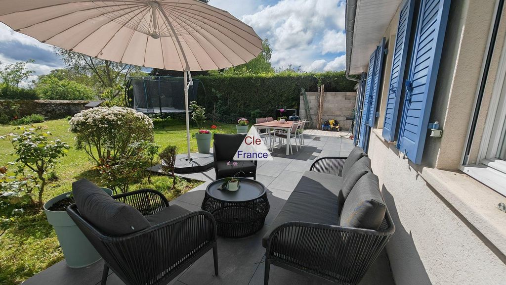Property photo 1 of 17