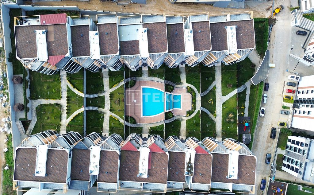 Property photo 3 of 49