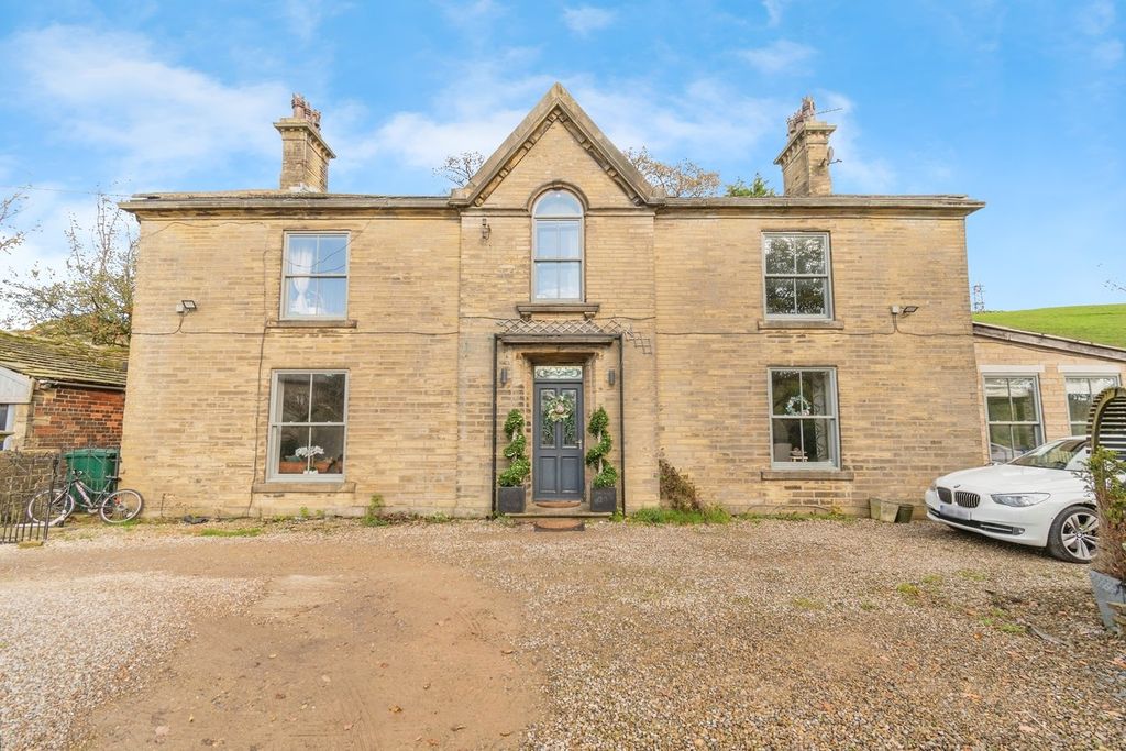 Property photo 1 of 35