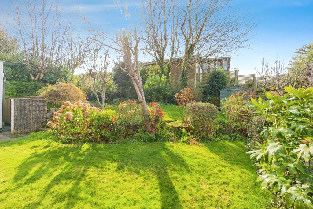 Property photo 2 of 25 Woodland