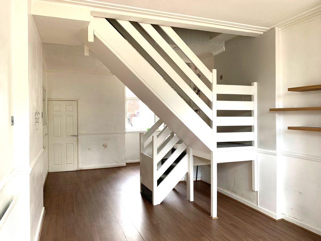 Property photo 3 of 10 S8