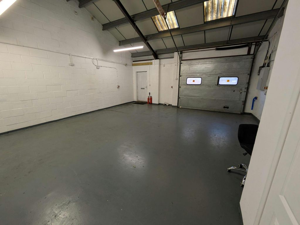 Property photo 2 of 5 1000037153.Jpg