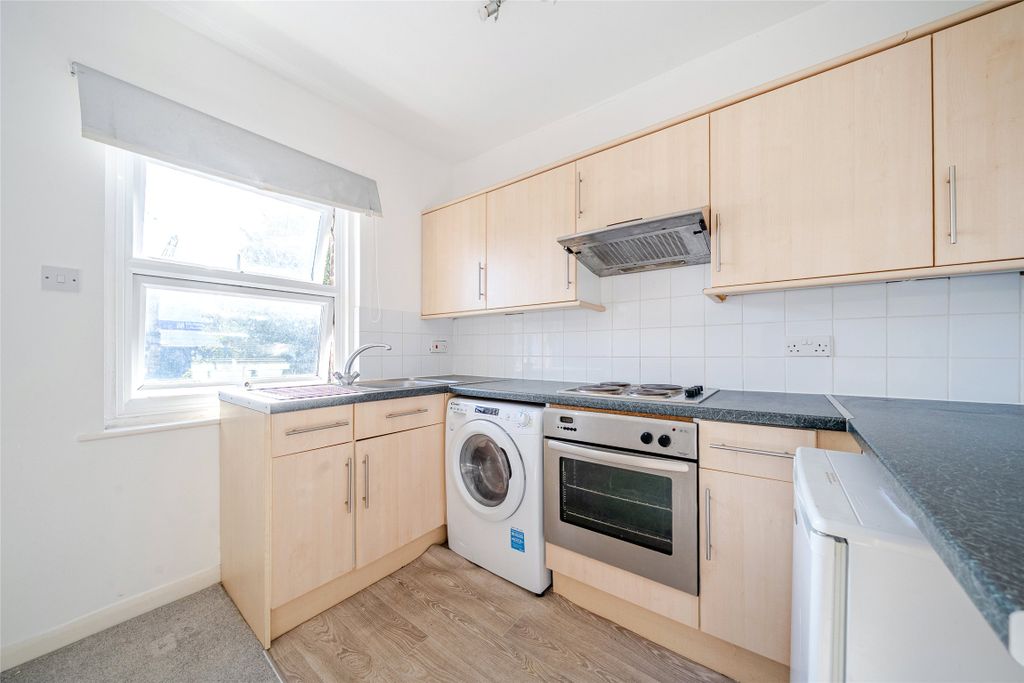 Property photo 2 of 8 Picture No. 20