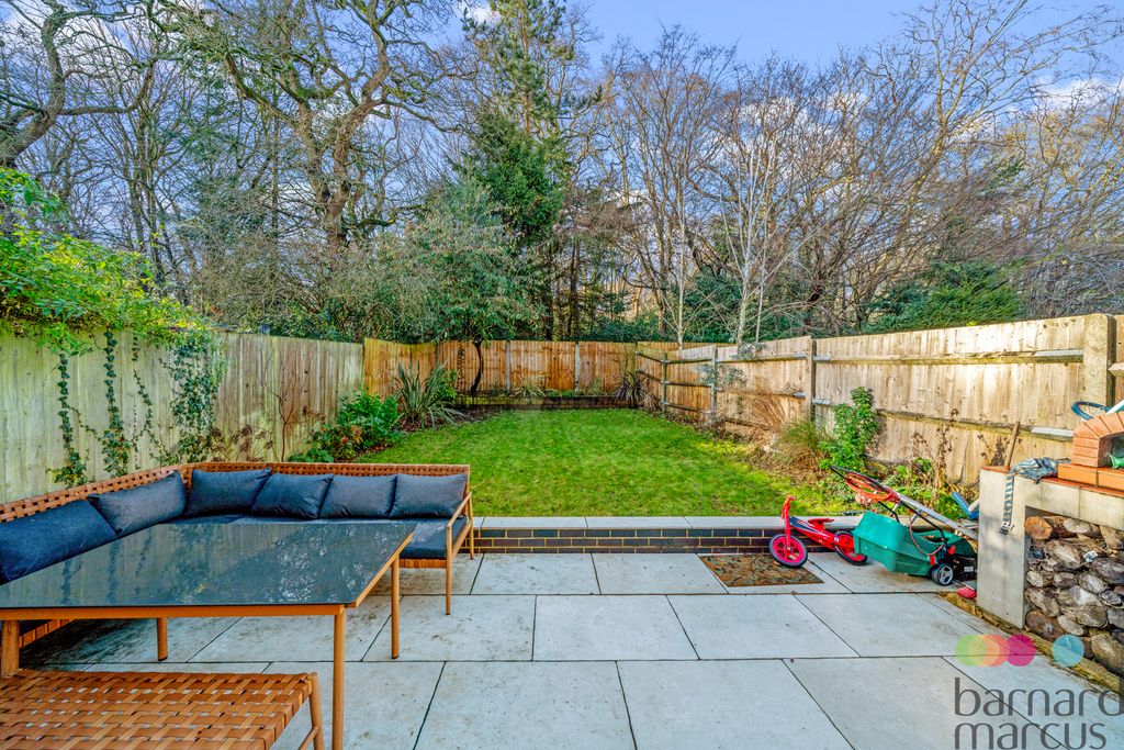 Property photo 3 of 18 Image