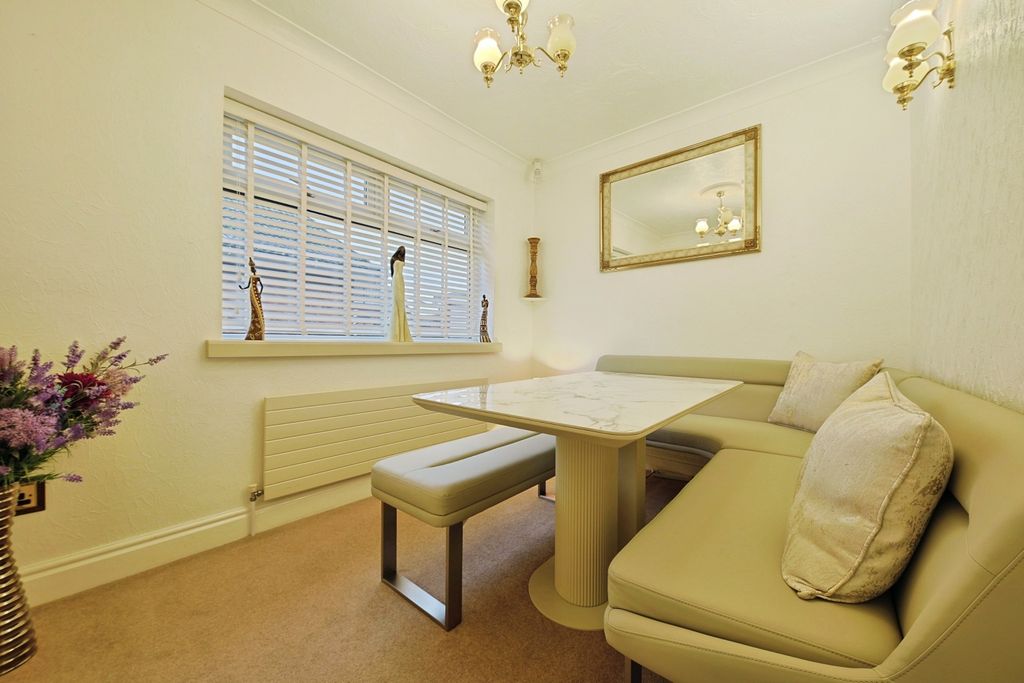 Property photo 3 of 15 4807369