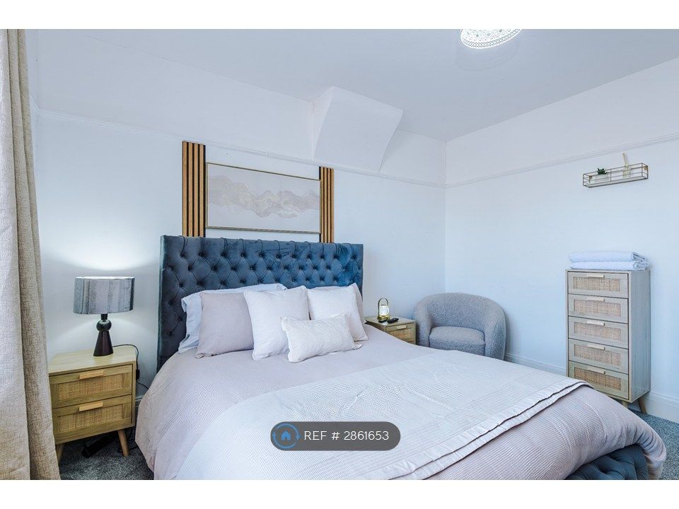 Property photo 2 of 31