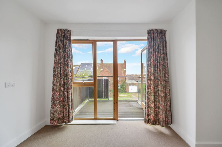 Property photo 3 of 18 Lounge_Pic_ (3).Jpg