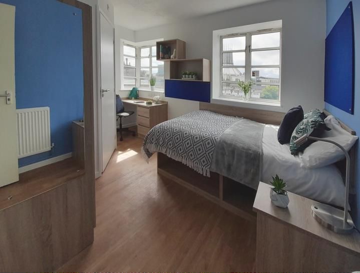 Property photo 2 of 19