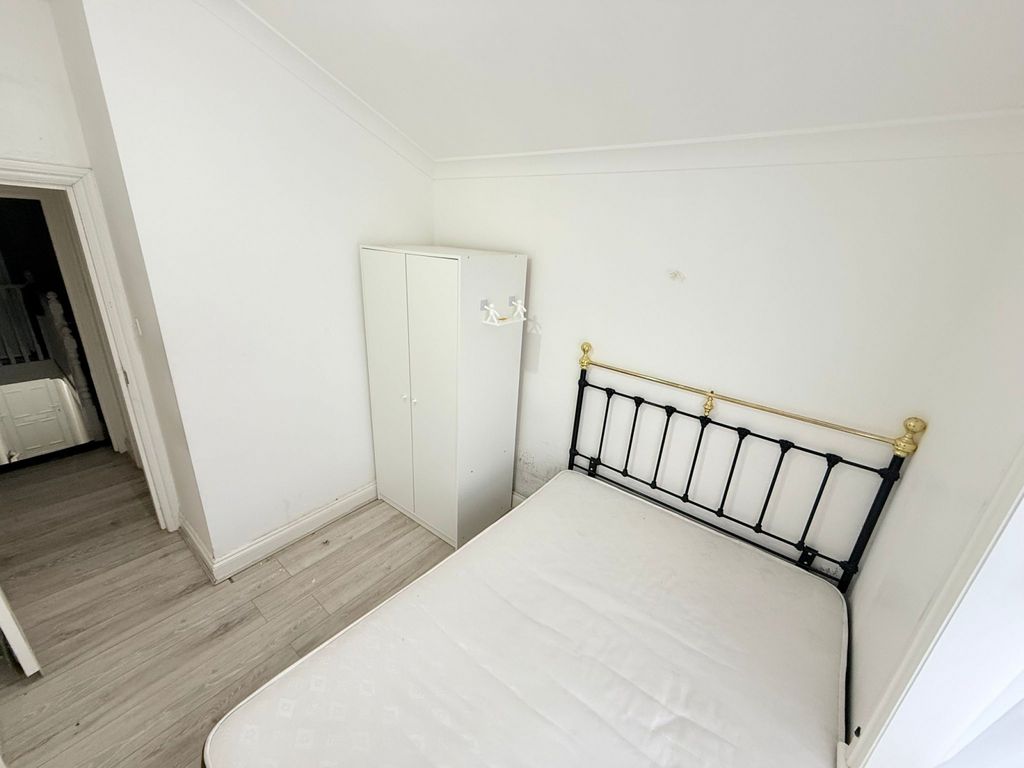 Property photo 3 of 5 Gallery