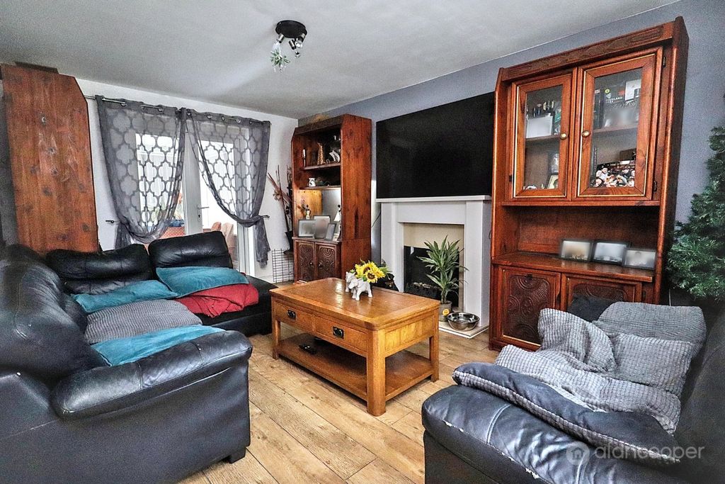 Property photo 2 of 25 5525214