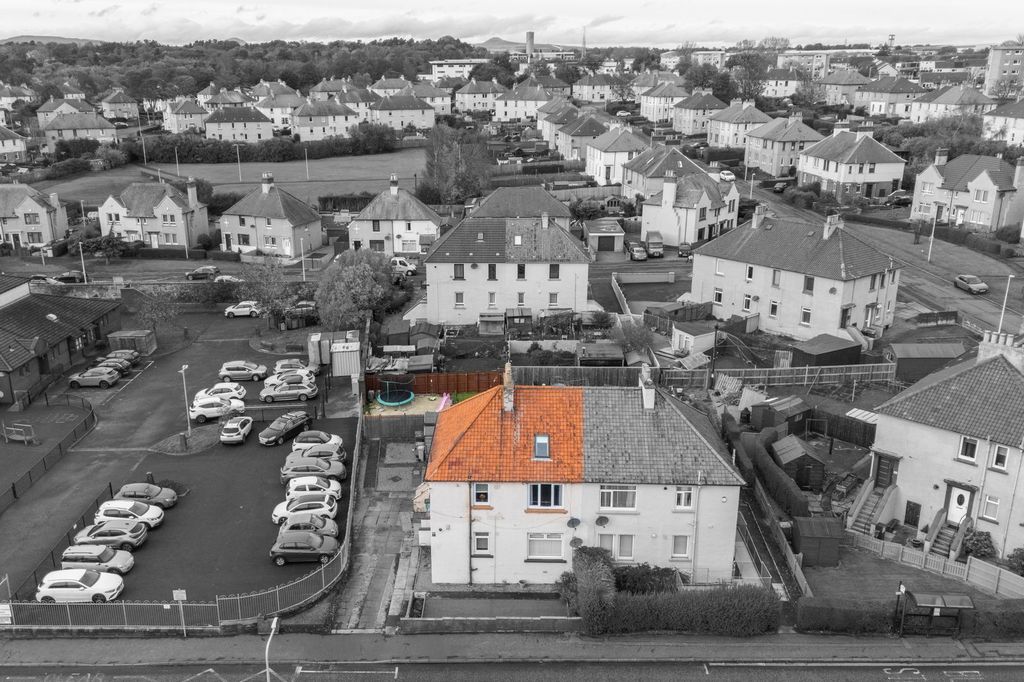 Property photo 2 of 27