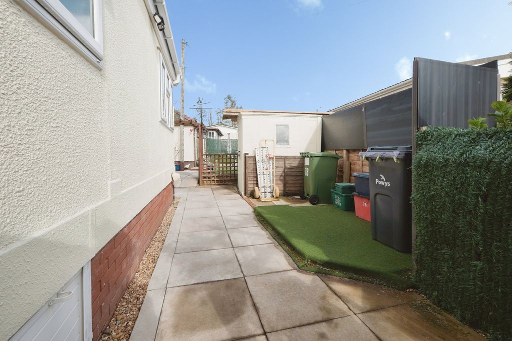 Property photo 3 of 15