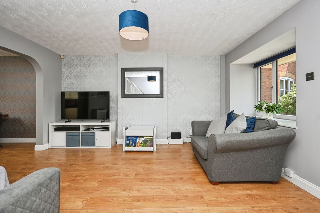 Property photo 2 of 15 Pbox-Img.Jpg