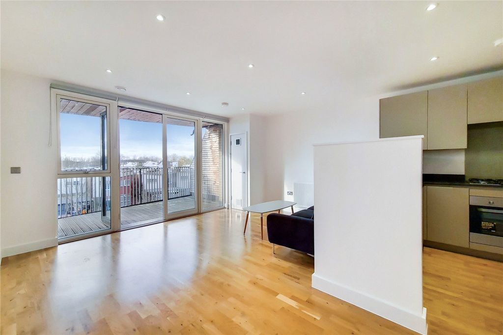 Property photo 3 of 13 Picture No. 17