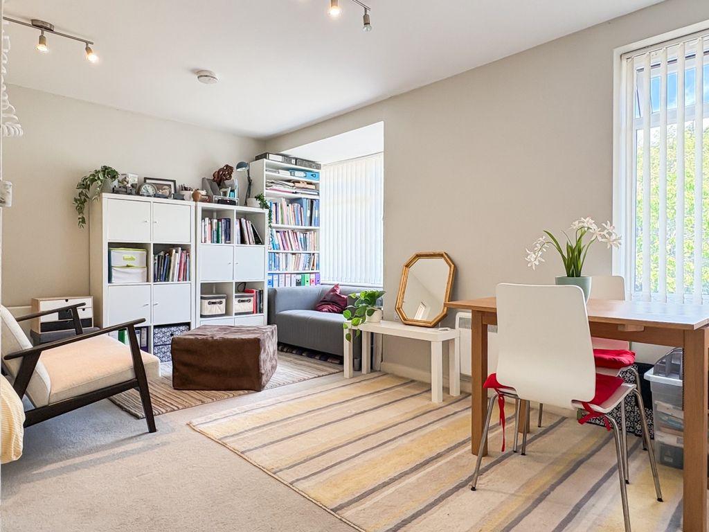 Property photo 2 of 16 4379131