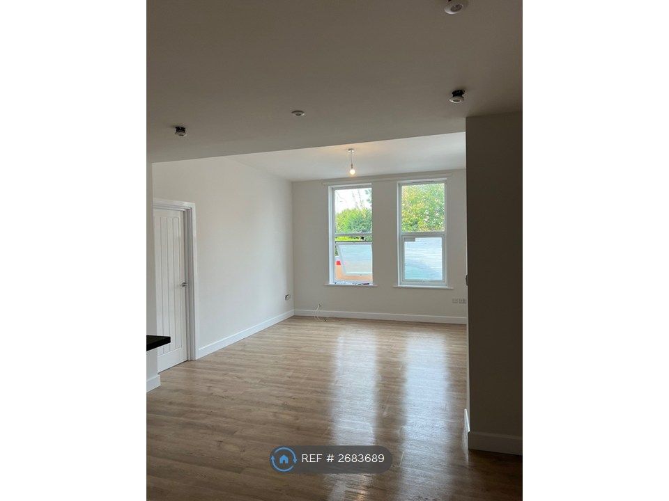 Property photo 1 of 6 Living Room