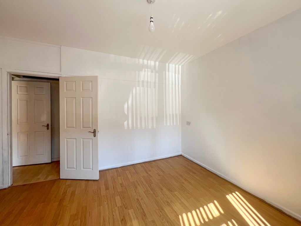 Additional image 11 of 2 bed flat to rentGround Floor 2 Bedroom Flat, Express House, Howsell Road WR14
