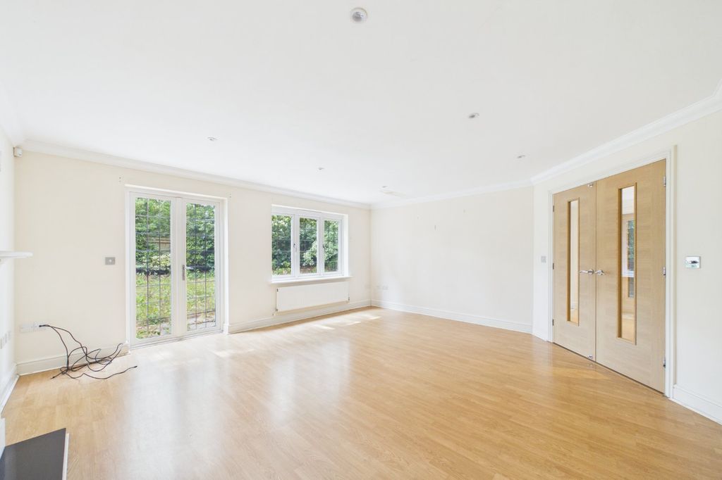 Property photo 2 of 16 Picture No. 09